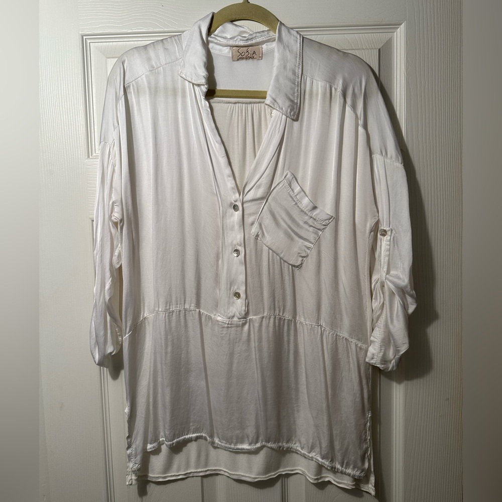Sofia Italy white mixed media light weight top one size never worn